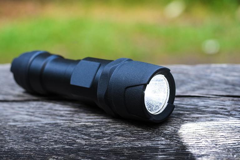 Lanternas de LED também são boas opções para a caixa de ferramentas. Lanternas de LED também são boas opções para a caixa de ferramentas.