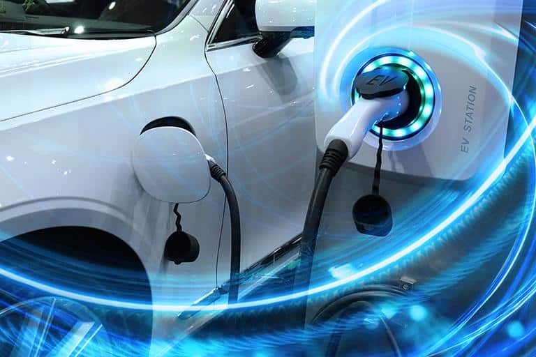 Veículos elétricos aos poucos ocupam espaço dominado pelo motor a combustão.